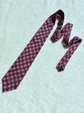 Vintage Barrington Patterned Wine-Red Geometric‎ Silk Tie